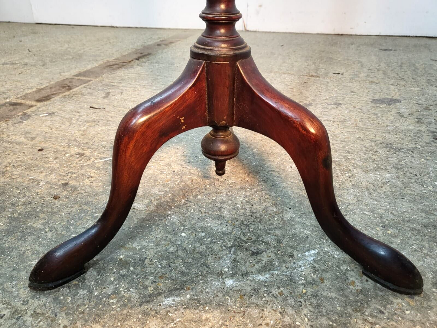 Antique Victorian Mahogany Ladies Round Pole Stand Fire Stand Needlework Woman
