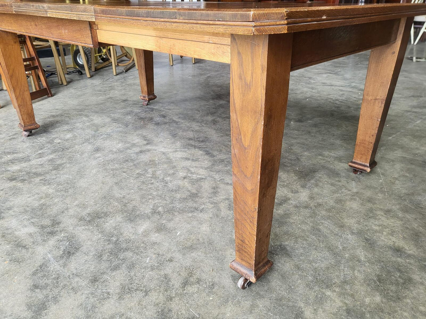 Antique Edwardian oak extending dining table seat 8