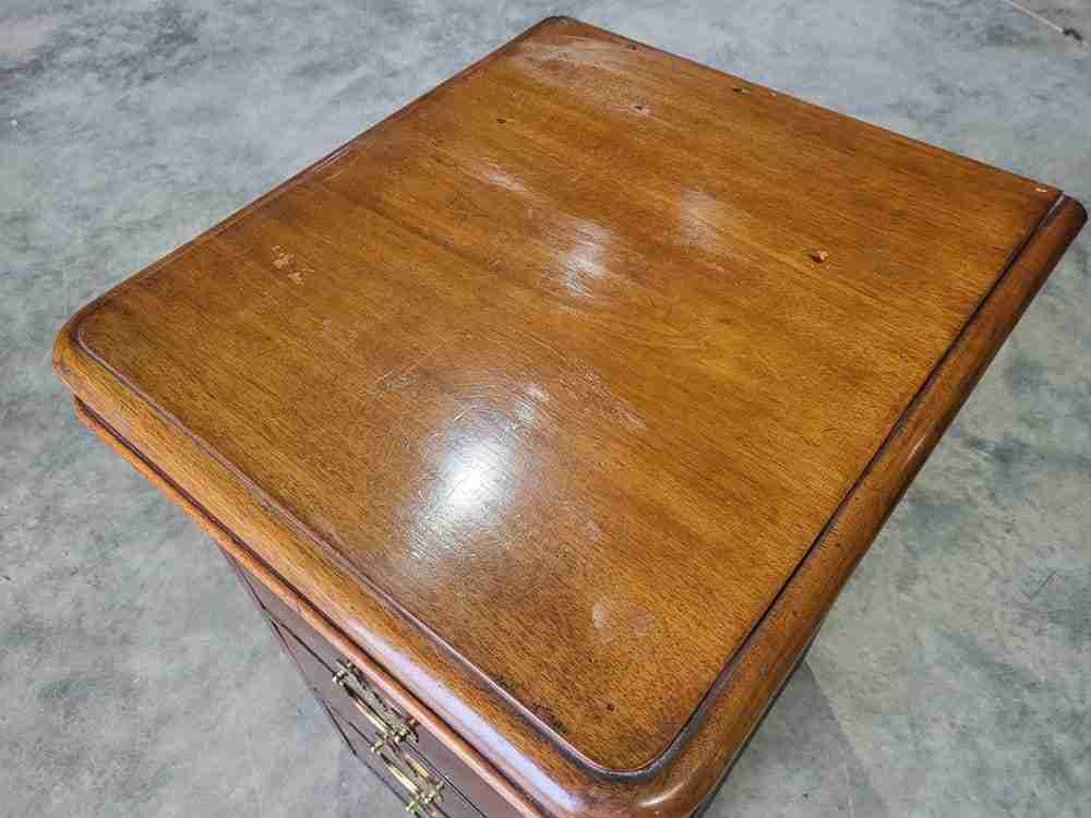 Vintage 20thC slim 4 drawer side end chest of drawers brass handles