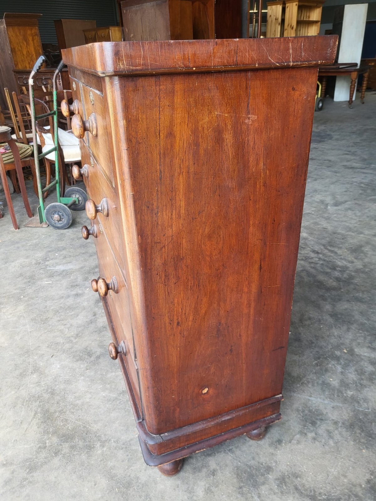 Antique Victorian 2 over 3 chest of drawers knob handles