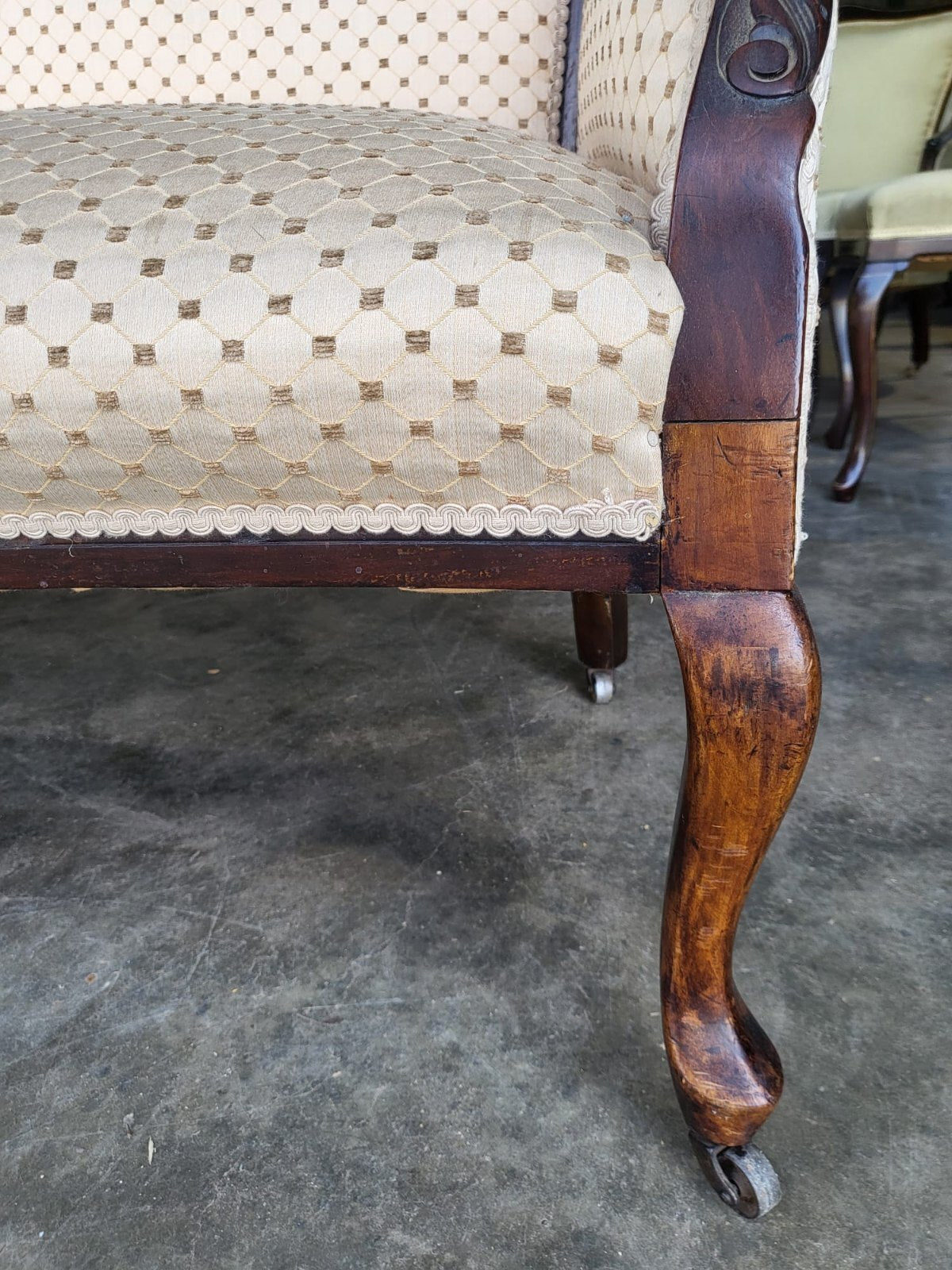Antique Edwardian small 2 seat parlour sofa cabriole legs castors