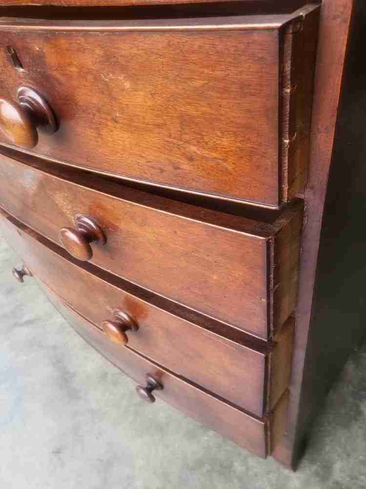 Antique Victorian mahogany bow front 2 over 3 chest of drawers