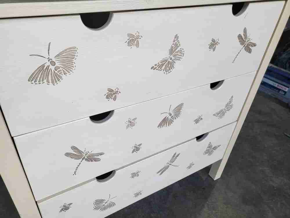 Small painted chest of drawers butterfly decoration 3 drawers