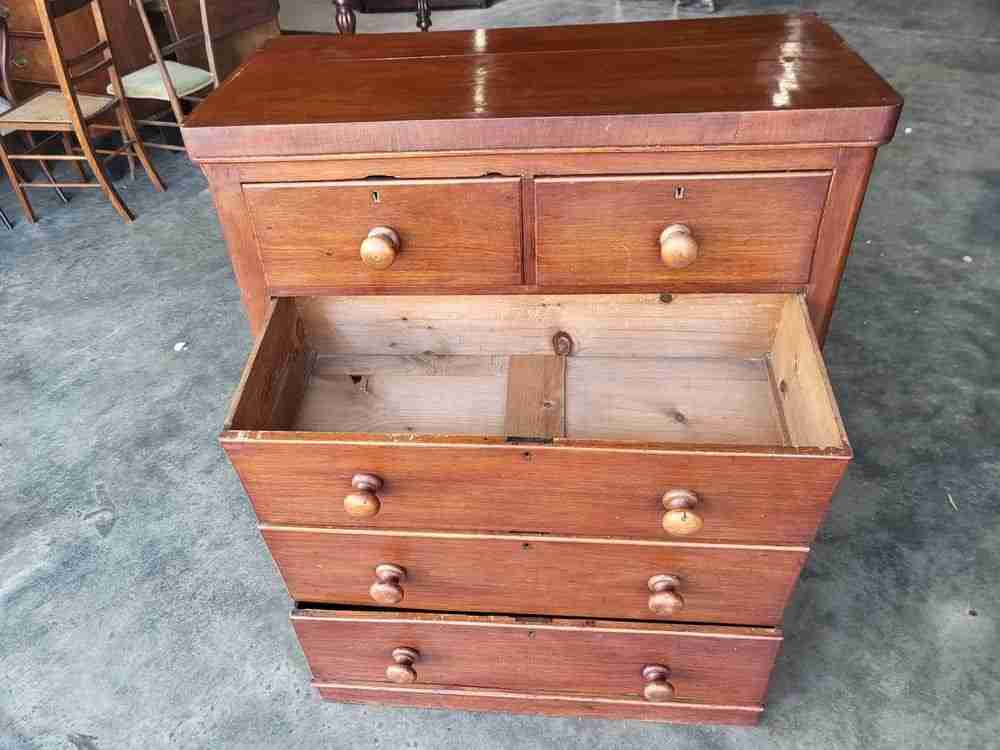 Antique Victorian mahogany 2 over 3 chest of drawers knob handles