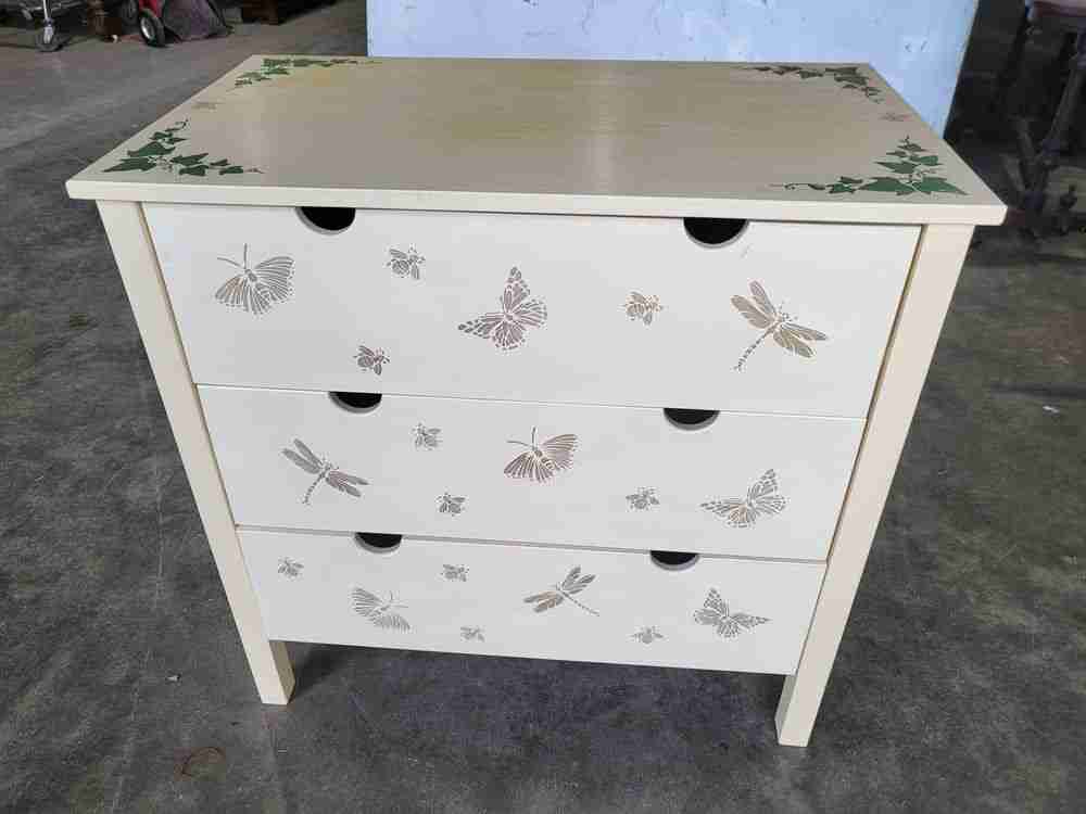 Small painted chest of drawers butterfly decoration 3 drawers