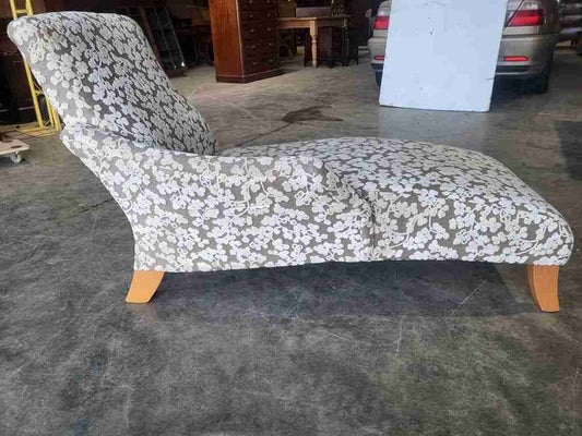 Chaise Longue day bed sofa bed end seat wood legs