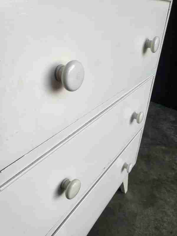 Vintage 20thC small painted white chest of drawers splayed legs 3 drawers