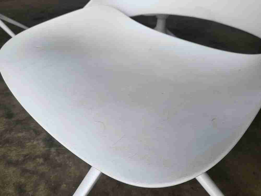 Six Humanscale Trea white 4 metal legs office dining chairs