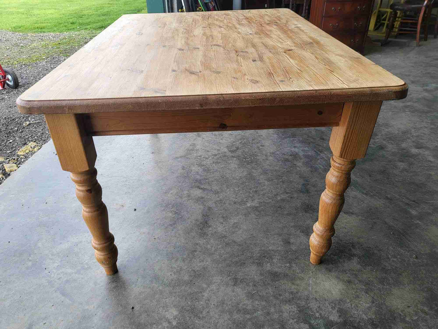 Pine kitchen dining table turned legs seat 6