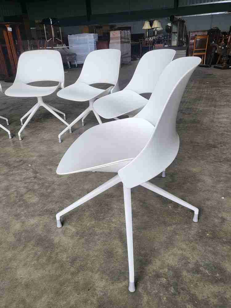 Six Humanscale Trea white 4 metal legs office dining chairs