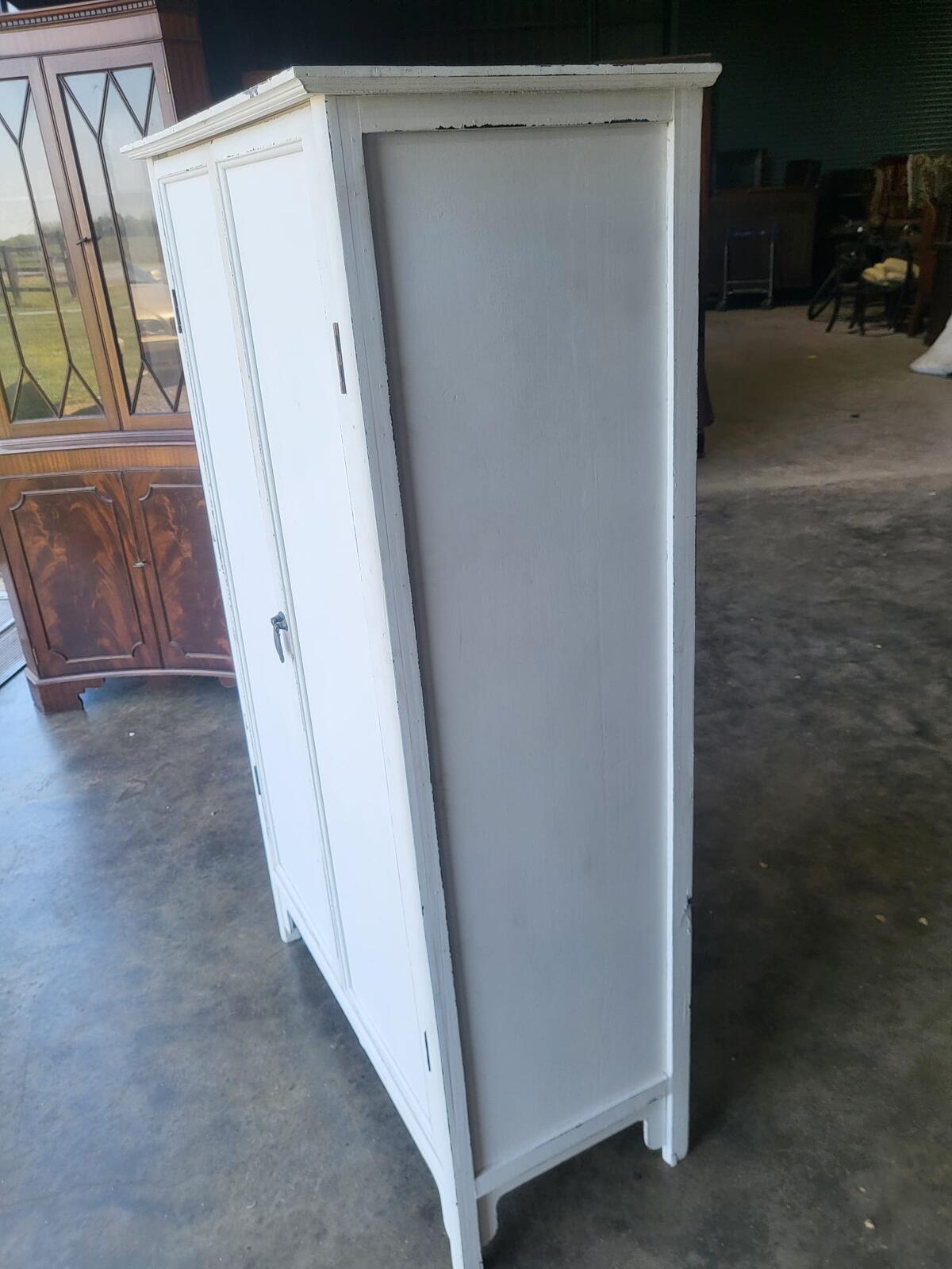 20thC 2 door white linen cupboard cabinet wardrobe shelves