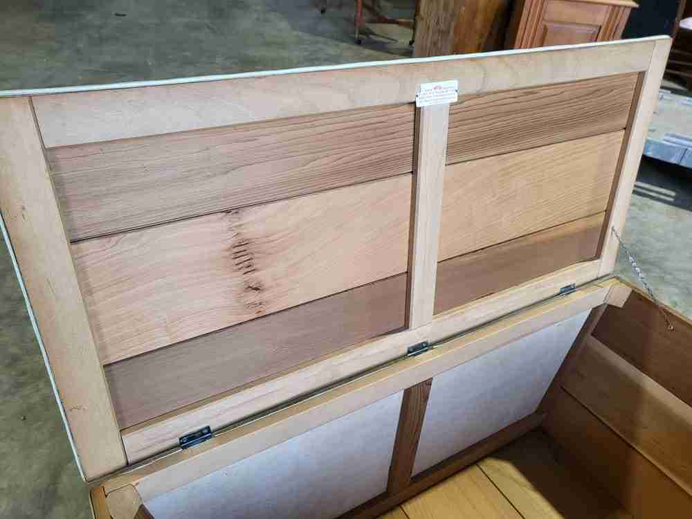 Vintage 20thC 1960's padded cedar slope sided blanket washing box coffer trunk