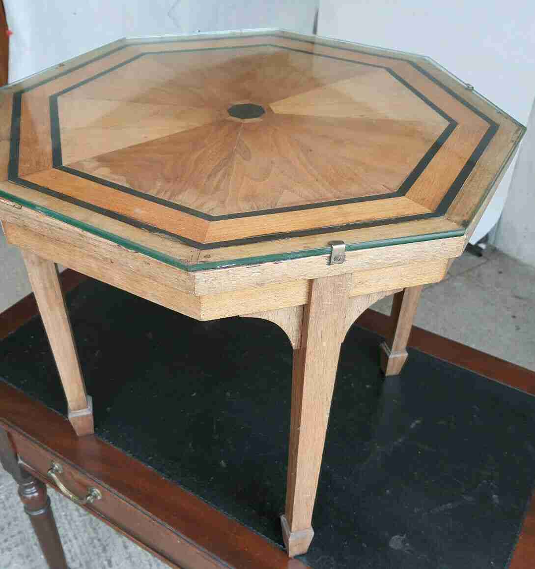 20thC hexagonal small walnut marquetry side end coffee table glass top spade feet