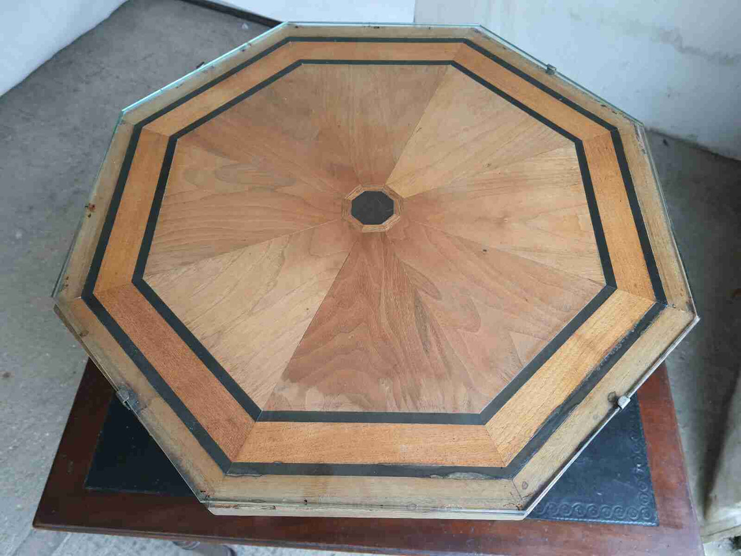 20thC hexagonal small walnut marquetry side end coffee table glass top spade feet
