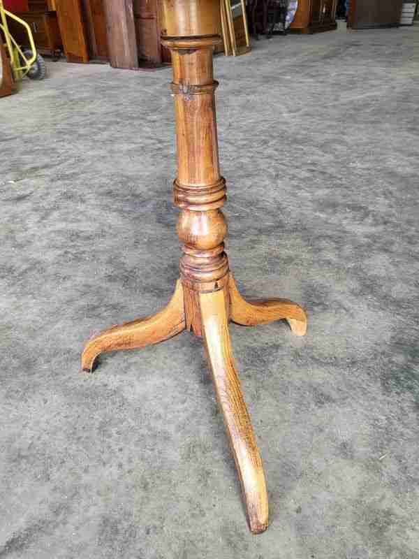 Antique Georgian square tripod occasional side dining table
