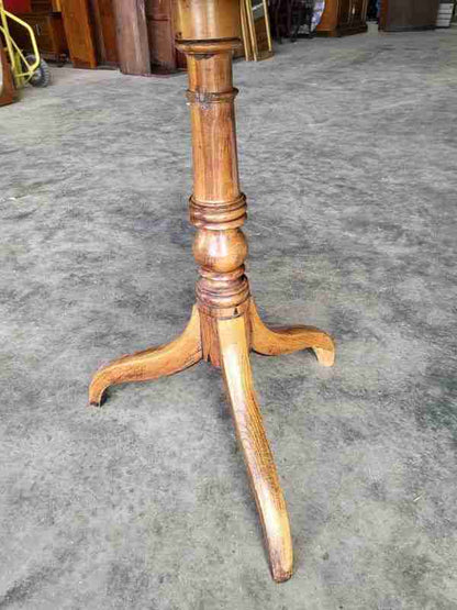 Antique Georgian square tripod occasional side dining table