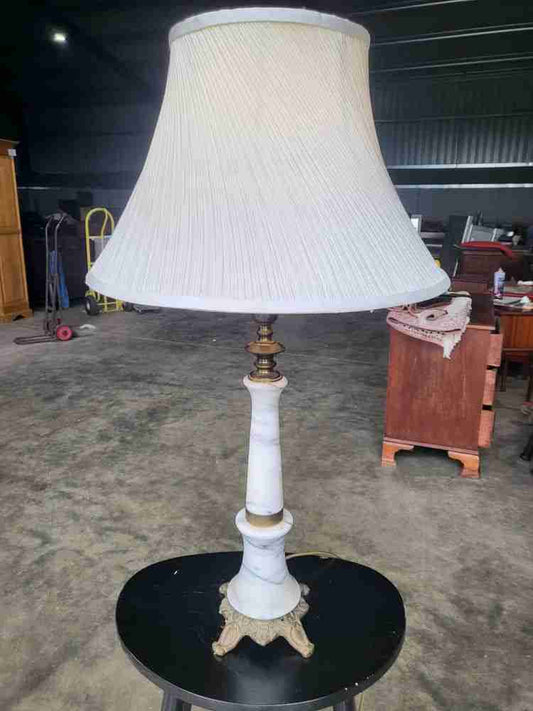 Vintage 20thC onyx table lamp brass base metal rings table light