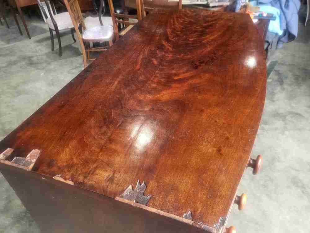 Antique Victorian mahogany bow front 2 over 3 chest of drawers