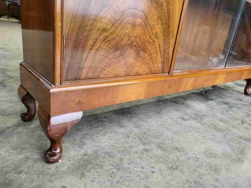 Vintage 20thC 1970's walnut low bookcase cabinet shelves glass doors