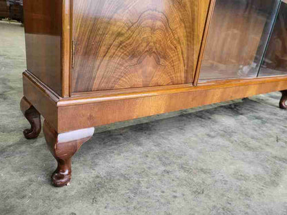 Vintage 20thC 1970's walnut low bookcase cabinet shelves glass doors