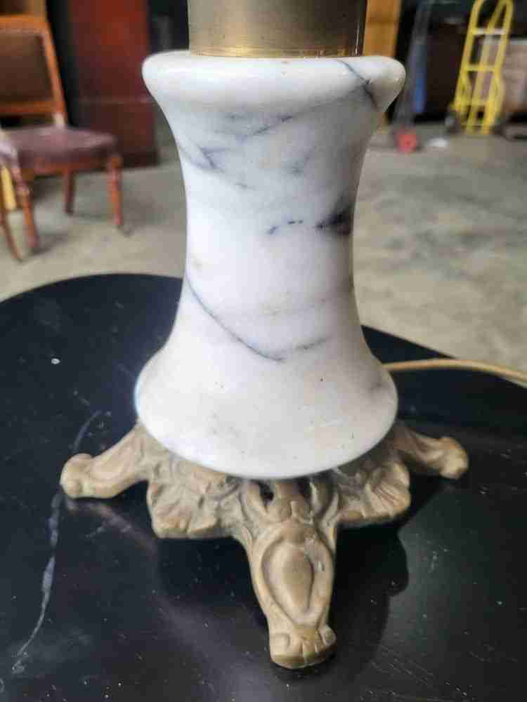 Vintage 20thC onyx table lamp brass base metal rings table light
