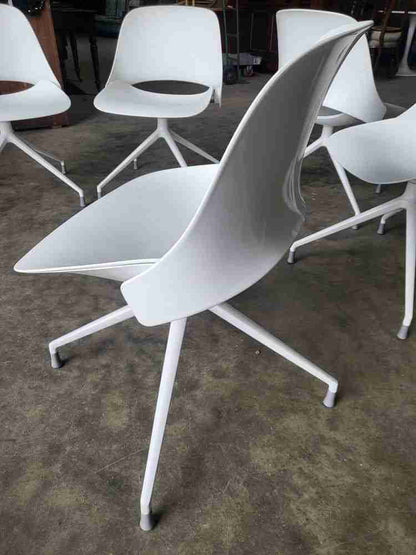 Six Humanscale Trea white 4 metal legs office dining chairs