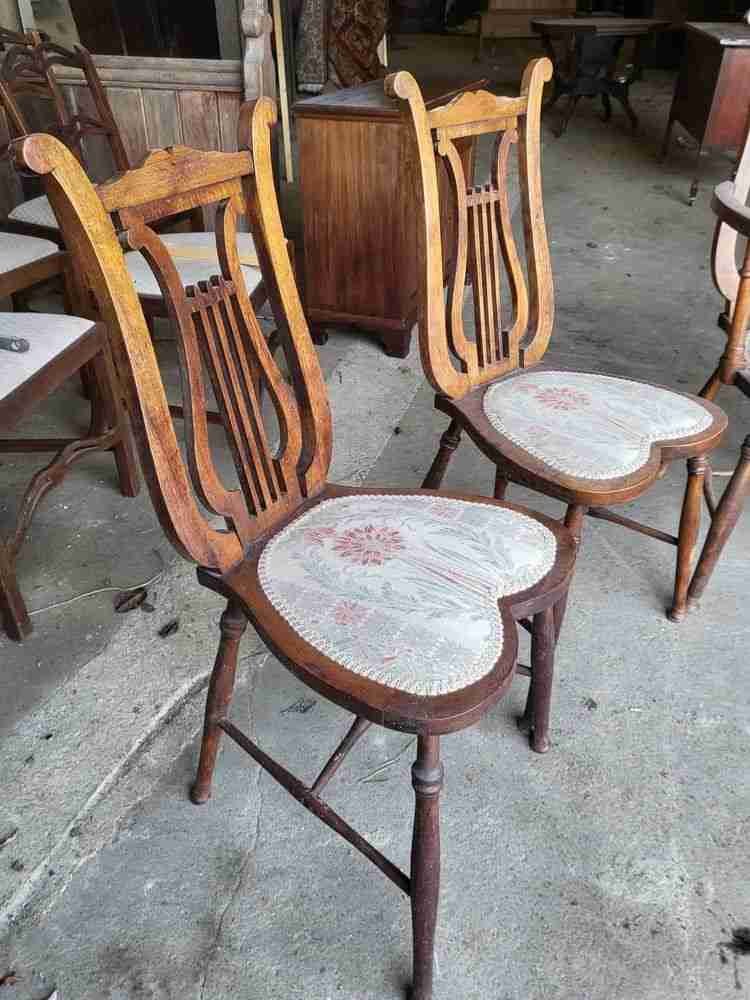 Six antique Lyre back dining chairs heart shaped seats turned legs