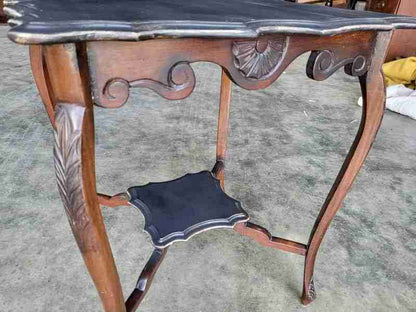 Vintage 20thC 2 tier square side end lamp table cabriole legs