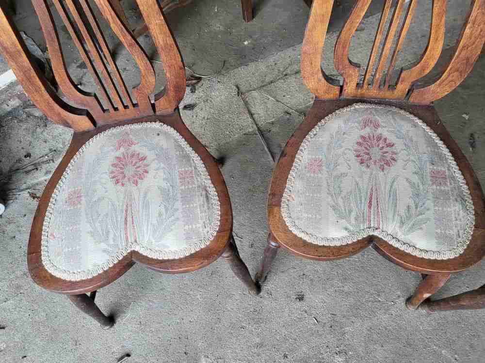 Six antique Lyre back dining chairs heart shaped seats turned legs