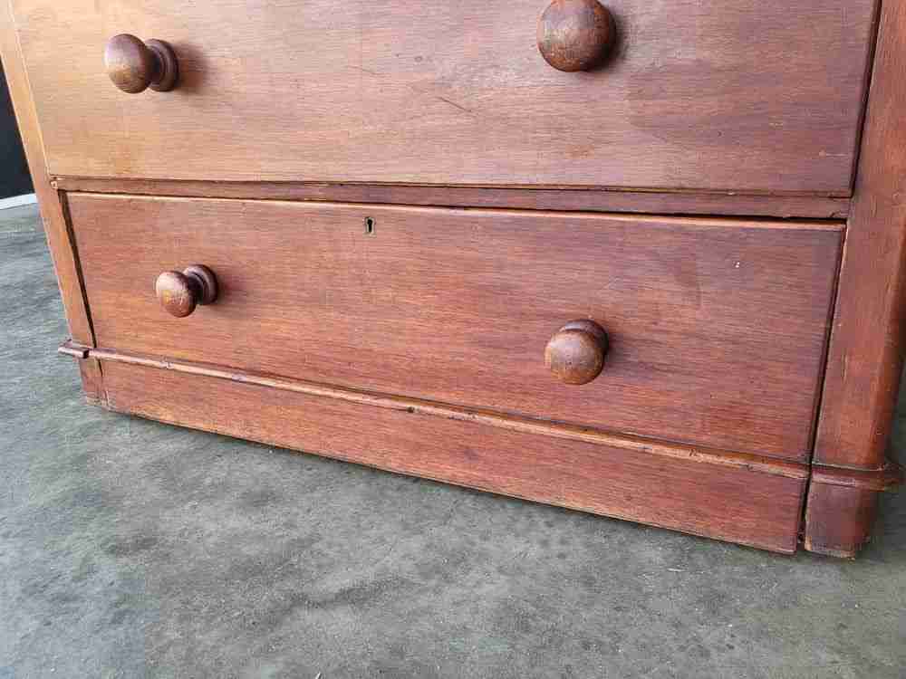 Antique Victorian mahogany 2 over 3 chest of drawers knob handles