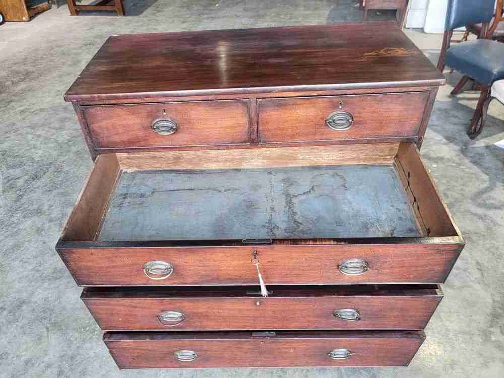 Antique Georgian 2 over 3 chest of drawers splayed legs