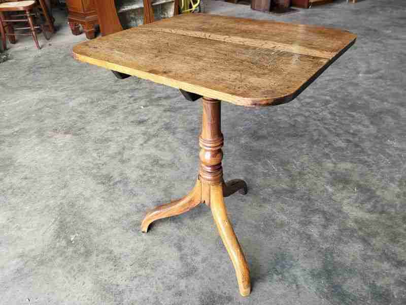 Antique Georgian square tripod occasional side dining table