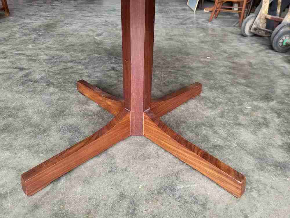 Vintage 20thC round teak pedestal dining table + 4 dining Chairs