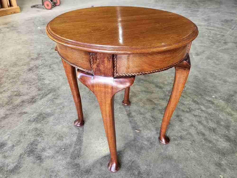 Antique Edwardian round side end lamp table cabriole legs rope edging