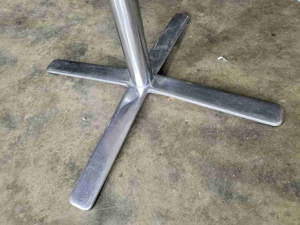 White 70's style  office swivel  chair chrome star base