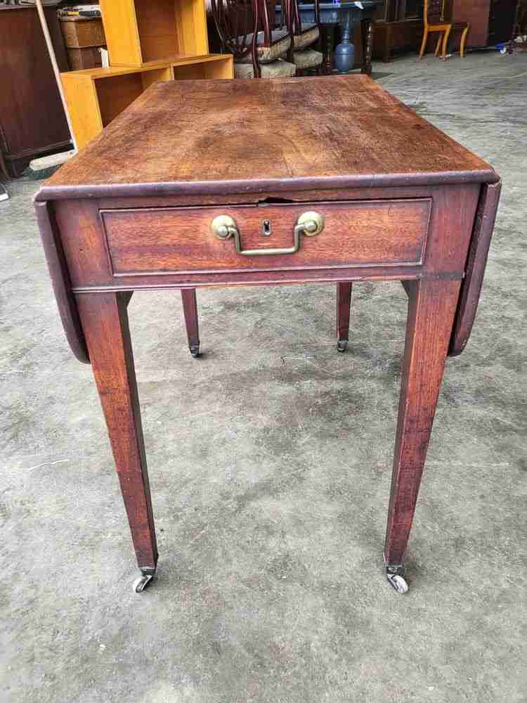Antique Victorian Pembroke drop leaf dining occasional table drawer