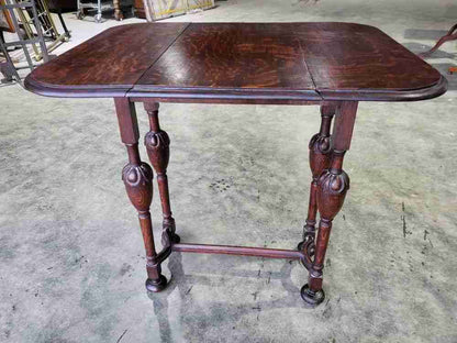 Antique Edwardian small oak drop leaf occasional dining table