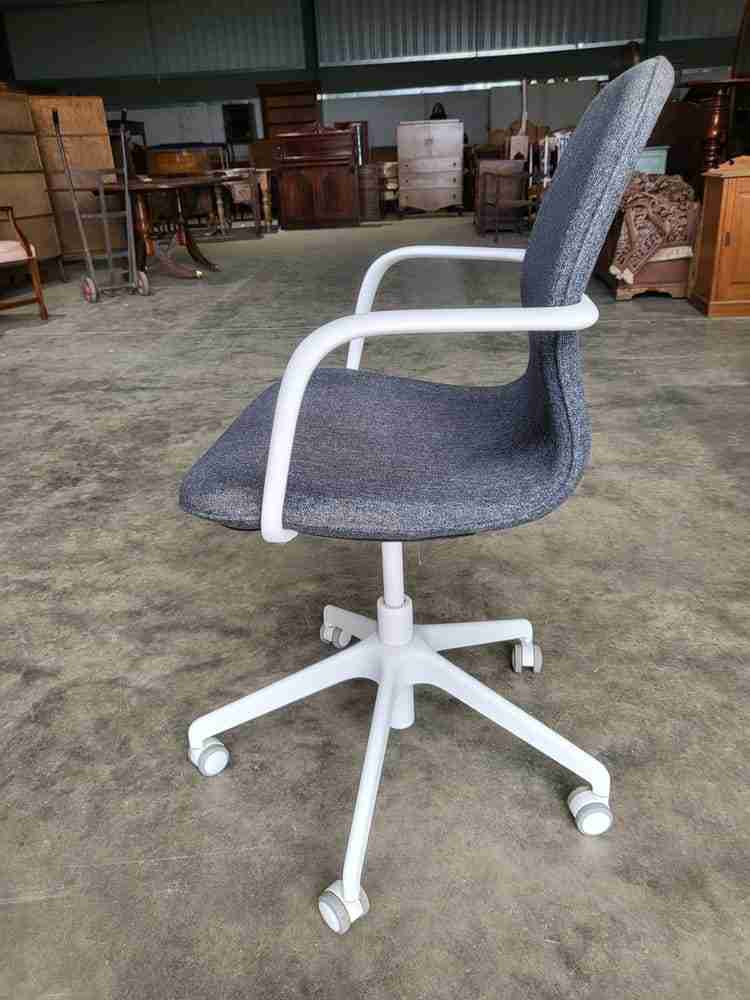 20thC 70's style swivel tilt office arm chair 5 star metal base castors white
