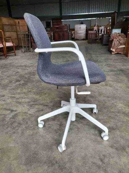 20thC 70's style swivel tilt office arm chair 5 star metal base castors white