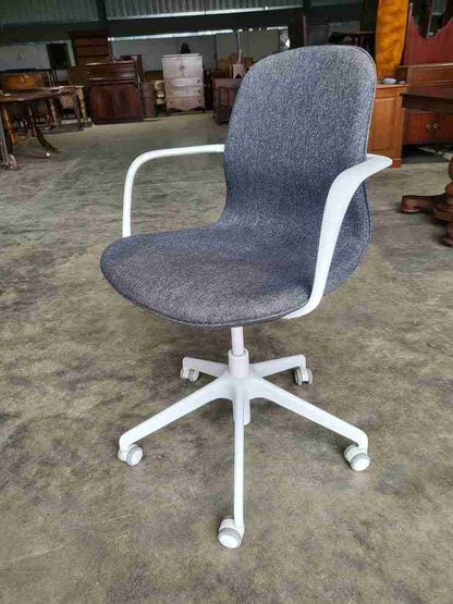 20thC 70's style swivel tilt office arm chair 5 star metal base castors white