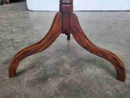 Antique Georgian round tripod pod side end lamp table