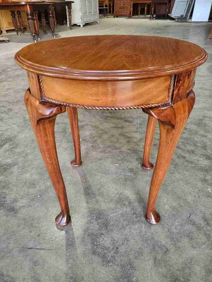 Antique Edwardian round side end lamp table cabriole legs rope edging