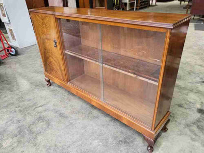 Vintage 20thC 1970's walnut low bookcase cabinet shelves glass doors