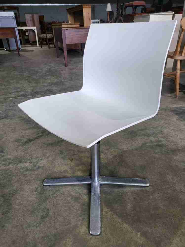 4  Vintage repro 70's style white  moulded chrome star base dining office chairs