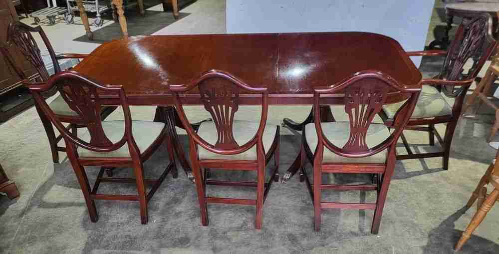 Antique repro mahogany twin pedestal extending D end dining table
