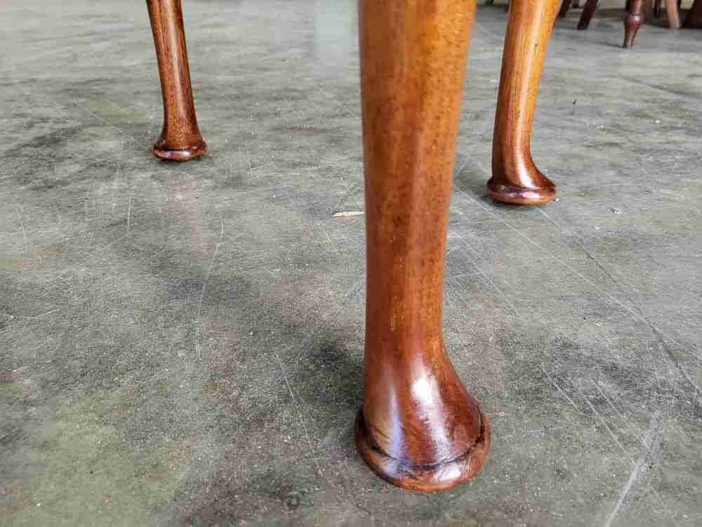 Antique Edwardian round side end lamp table cabriole legs rope edging