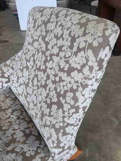 Chaise Longue day bed sofa bed end seat wood legs