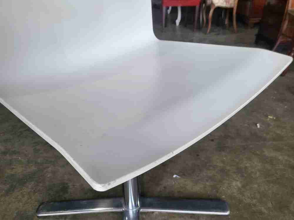 White 70's style  office swivel  chair chrome star base