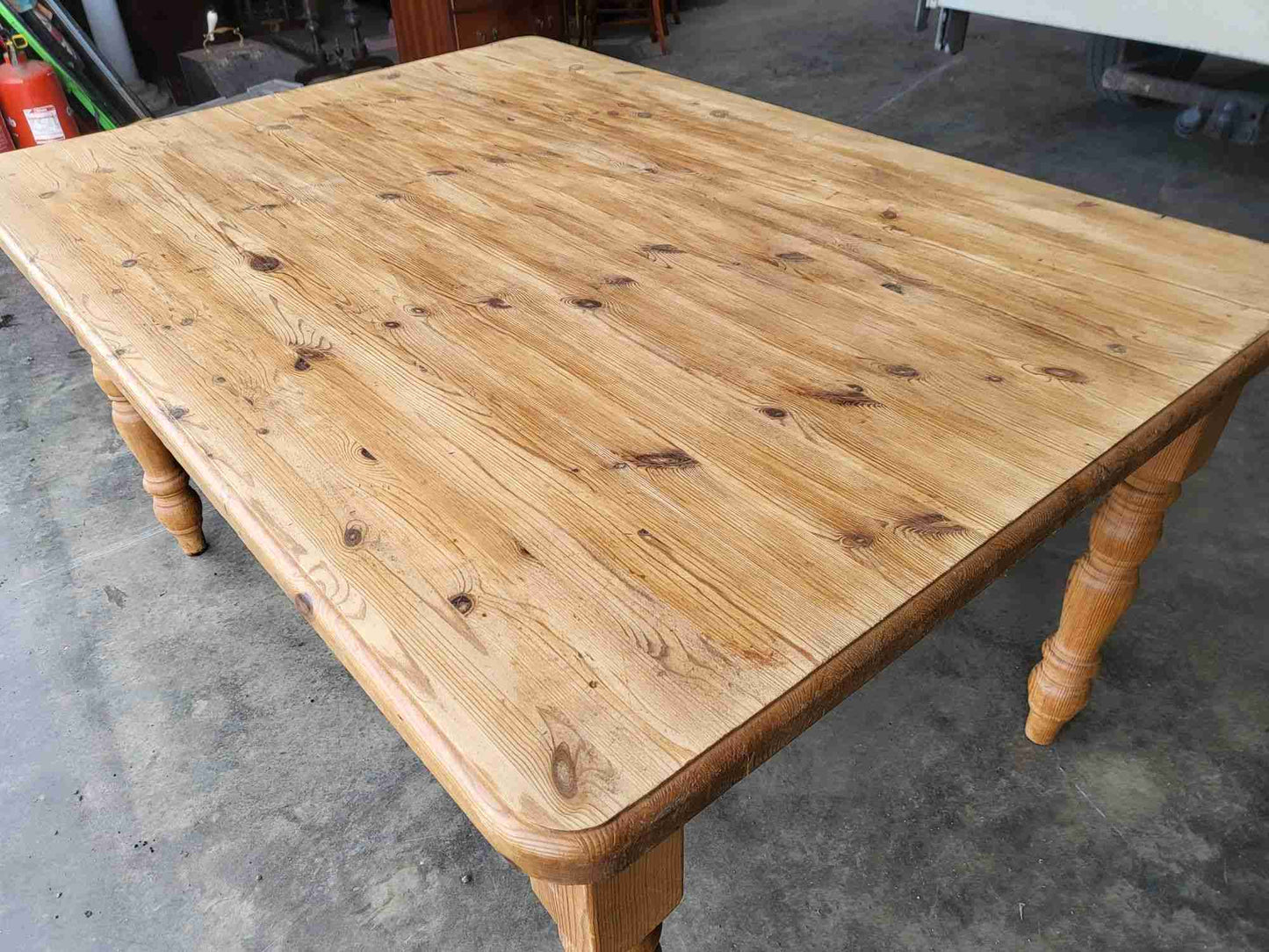 Pine kitchen dining table turned legs seat 6