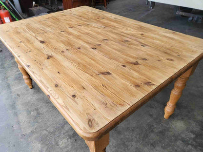 Pine kitchen dining table turned legs seat 6